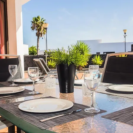Inviting 3-bed In Playa Blanca Playa Blanca (Lanzarote)