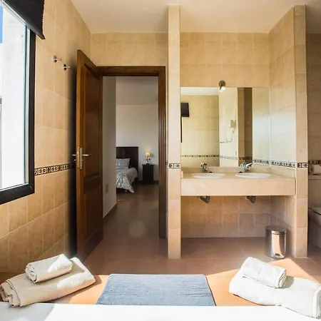 Inviting 3-bed In Playa Blanca