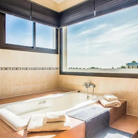 Inviting 3-bed In Playa Blanca Villa Playa Blanca (Lanzarote)