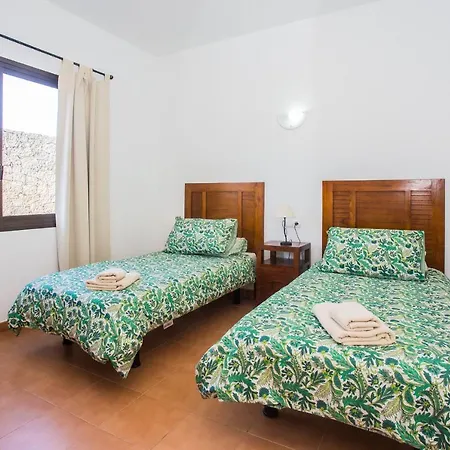 Villa Inviting 3-bed In Playa Blanca *