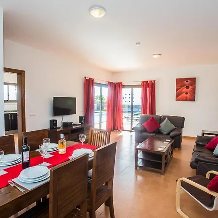 Inviting 3-bed In Playa Blanca Playa Blanca (Lanzarote)